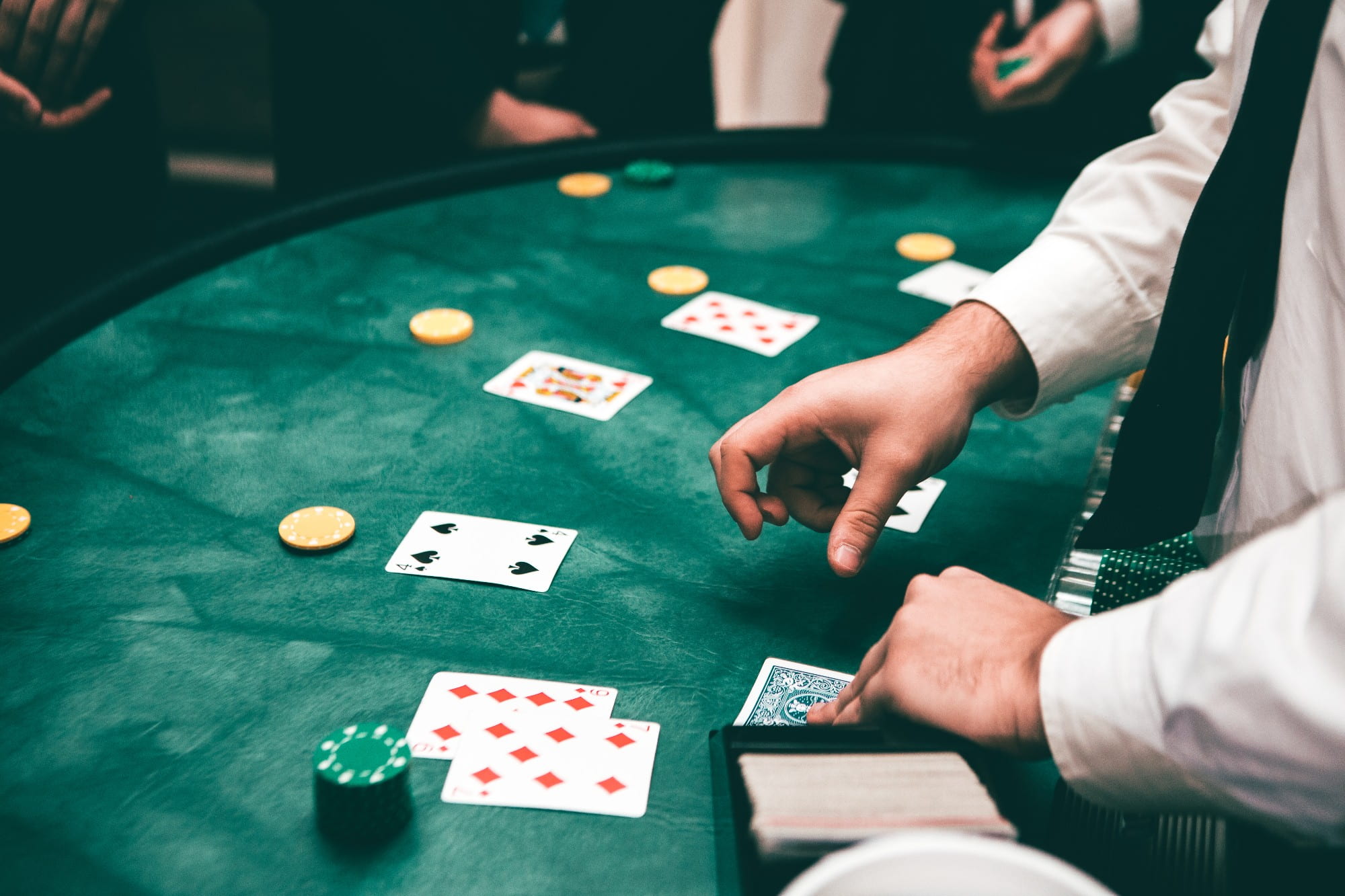 dealers table gambling