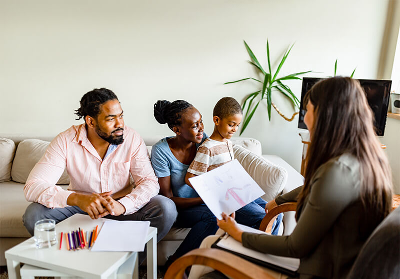 A family meeting with a counselor